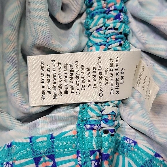 EUC- Athleta ‘Fiji’ Half Zip Ruched Side Rash Guard - Picture 7 of 7